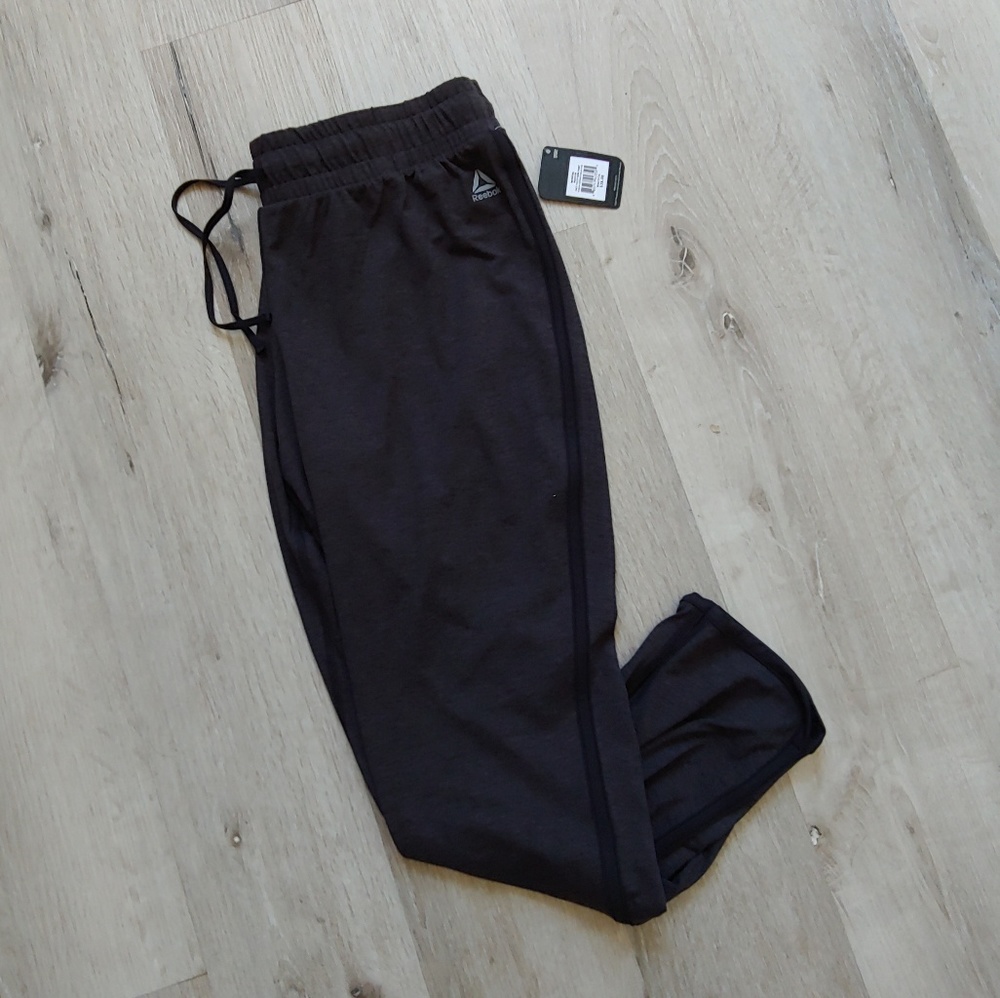 NWT Reebok gray cropped joggers